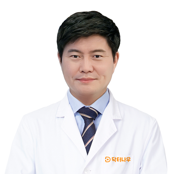 이윤헌 의사 사진