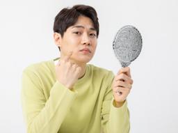 이소티논, 모낭염에도 효과 있을까? 여드름약 이소트레티노인의 효과·처방·부작용 총정리 썸네일