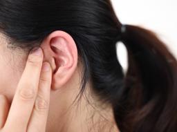 "삐-" 이명 생겼다면 "돌발성 난청" 의심! 원인, 증상, 치료법 알아보기 썸네일