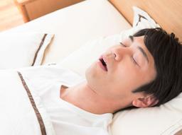 자다가 숨 못 쉬는 "수면 무호흡증" 치료법, 증상, 원인 알아보기  썸네일
