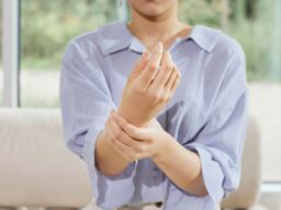 [1분 FAQ] 수전증, 원인이 무엇인가요? 썸네일