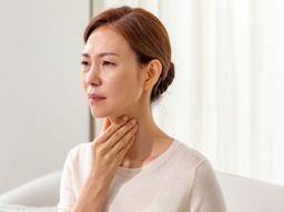 목에서 만져지는 멍울 "편도암" 증상, 원인, 치료법은?  썸네일